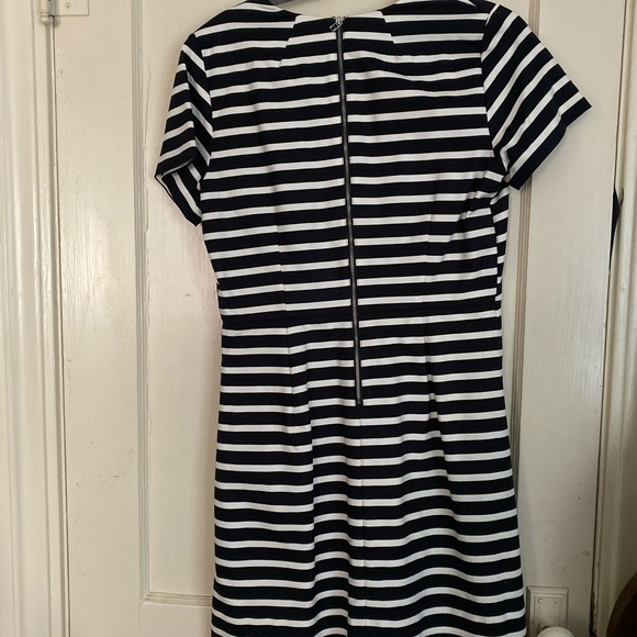 Blue & white short sleeve dress - Picture 3 of 4